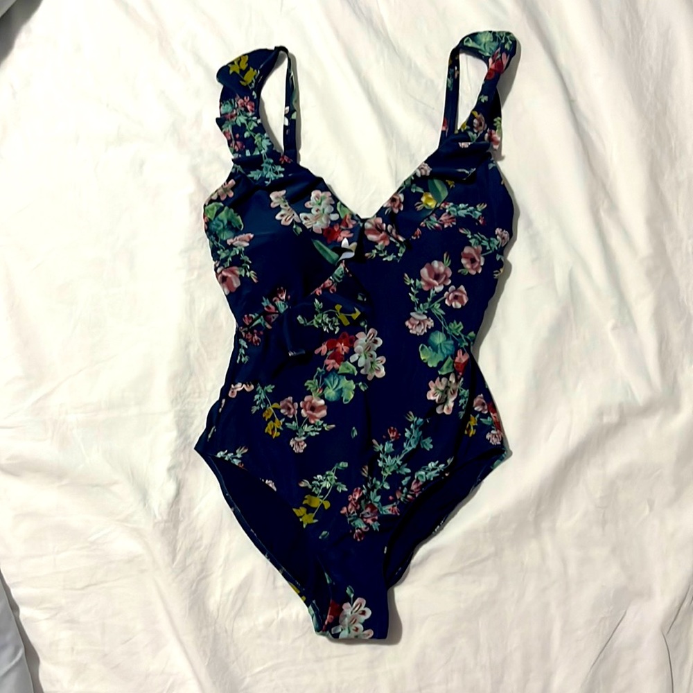 EUC one piece swimsuit with ruffle trim